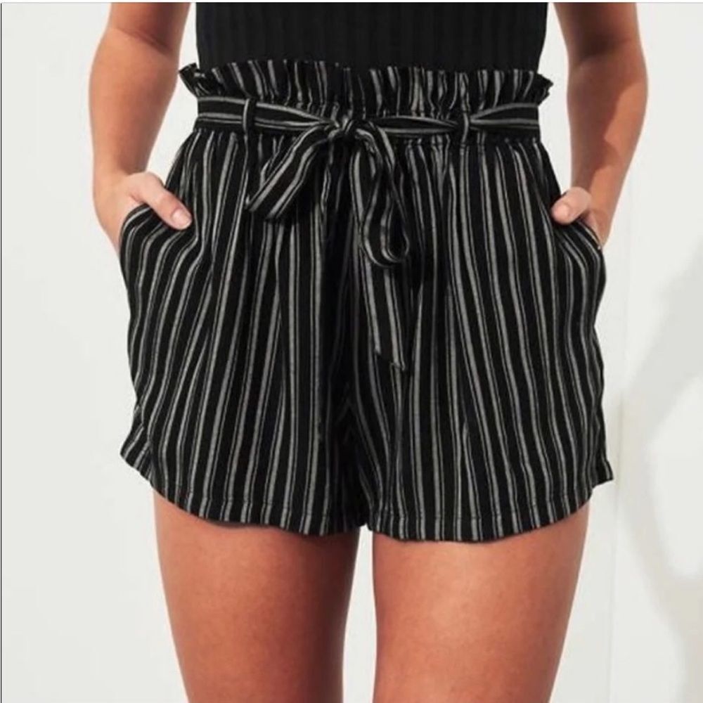 Hollister Paperbag Waist Shorts Striped XS